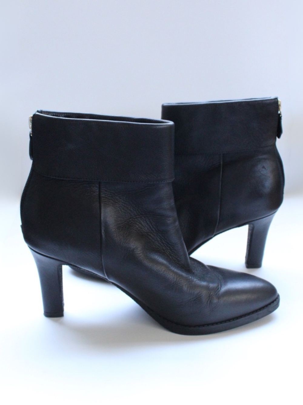 AEROSOLES - Gently Used - Laia Black Pebble Nubuck Leather Boots